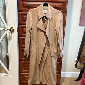 NWOT Babaton Beige Flowy Trench Coat